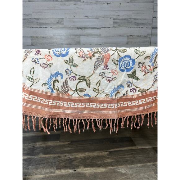 Vintage Round Birds & Floral Table Cloth - Picture 4 of 5